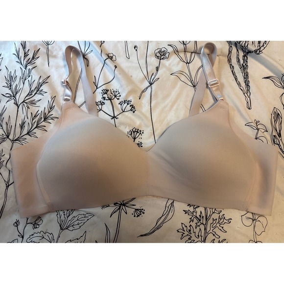 Warner's Beige Full Figure No Side Effects Wirefree Bra, 40B - Picture 1 of 5